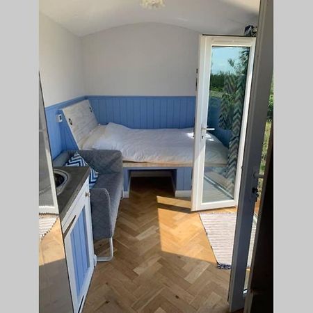 Apple Tree Hut Apartment เท็นบี ภายนอก รูปภาพ