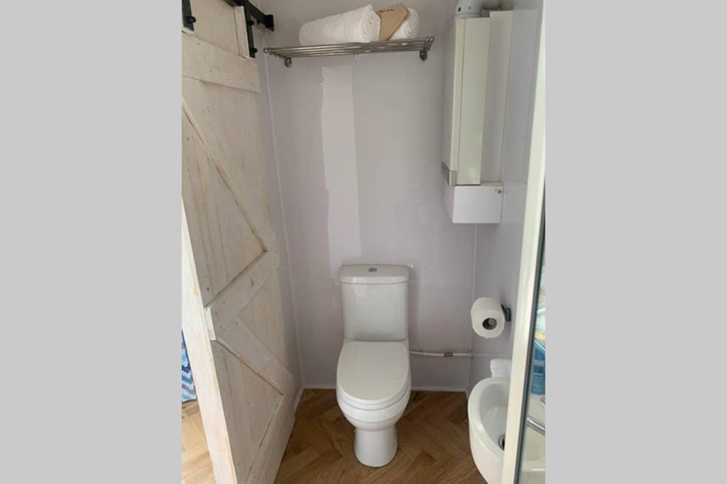 Apple Tree Hut Apartment เท็นบี ภายนอก รูปภาพ