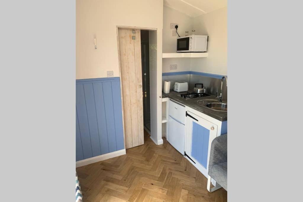 Apple Tree Hut Apartment เท็นบี ภายนอก รูปภาพ